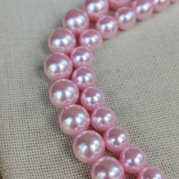 Vintage Japanese pink pearl necklace & earrings set - Picture 3 of 6